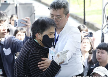 怒指蔣萬安吼「加害者後代滾!」 228受害者家屬淚:他殺我家人