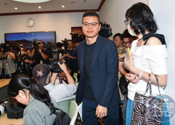 凌濤驚爆背著愛妻 私訊露鳥索色照