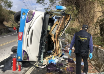 南投奧萬大「遊覽車翻覆1死20傷」後續最新!業者、司機遭判10月