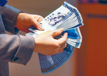 影/國民黨主張全民普發現金1萬元 最新網路民調結果曝光